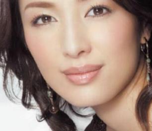 日本十大性感女明星 藤原紀(jì)香1992年獲日本小姐冠軍出道