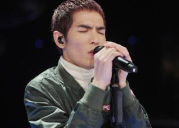 臺灣十大80后男歌手 蕭敬騰1987年3月30日出生于臺北市