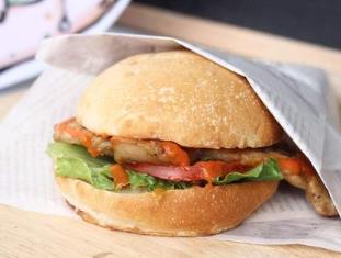 推薦十家豬扒包店 你愛我嗎豬扒包屬于香港堂記三鮮集團旗下品牌