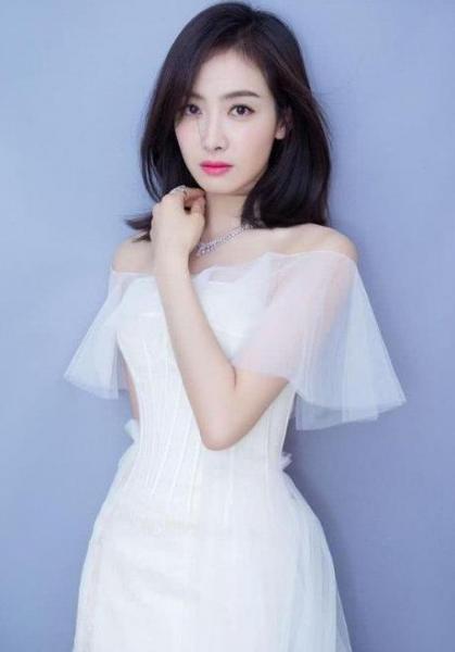 2018女星網(wǎng)絡(luò)熱度排名 楊紫第七 趙麗穎第3 榜首迪麗熱巴人氣最高