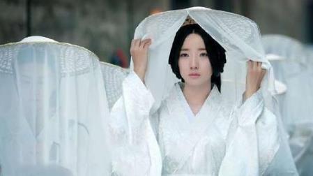 六個掀開簾子古裝美人 楊冪霸氣外露 李沁俏皮可愛 張鈞甯楚楚動人