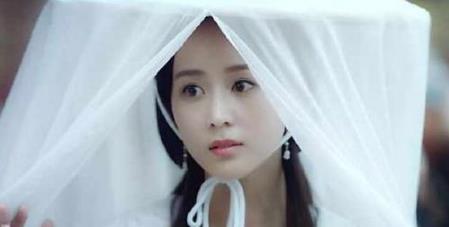 六個掀開簾子古裝美人 楊冪霸氣外露 李沁俏皮可愛 張鈞甯楚楚動人