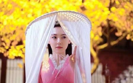 六個掀開簾子古裝美人 楊冪霸氣外露 李沁俏皮可愛 張鈞甯楚楚動人