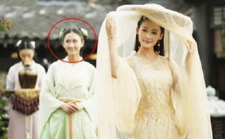 六個掀開簾子古裝美人 楊冪霸氣外露 李沁俏皮可愛 張鈞甯楚楚動人