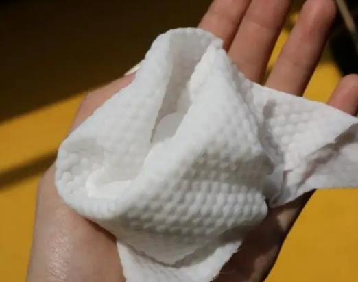 洗臉巾是打濕水用還是直接擦臉?洗臉巾是無紡布的好還是純棉的好 洗臉巾是打濕水用還是直接擦臉?洗臉巾是無紡布的好還是純棉的好