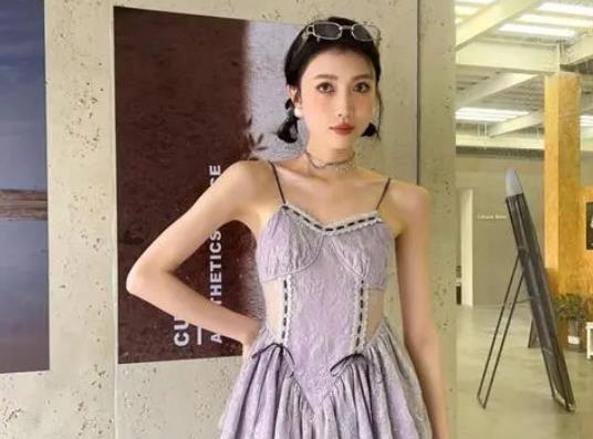 穿吊帶裙性感嗎?微胖女生適合吊帶裙嗎 穿吊帶裙性感嗎?微胖女生適合吊帶裙嗎