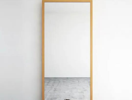 ���b���R���I���ĳߴ����@�ݣ����b����R�Ӻ���ͨ���R�Ӆ^�e����