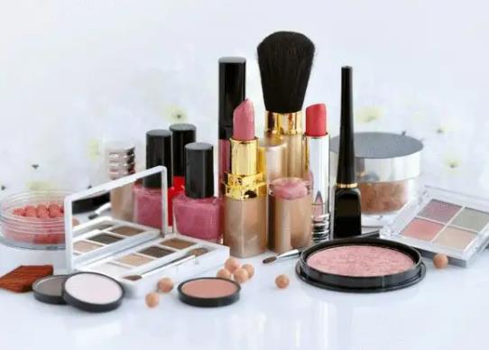 夏天護膚品需要放冰箱嗎?夏天護膚品放車里一天還能用嗎 夏天護膚品需要放冰箱嗎?夏天護膚品放車里一天還能用嗎