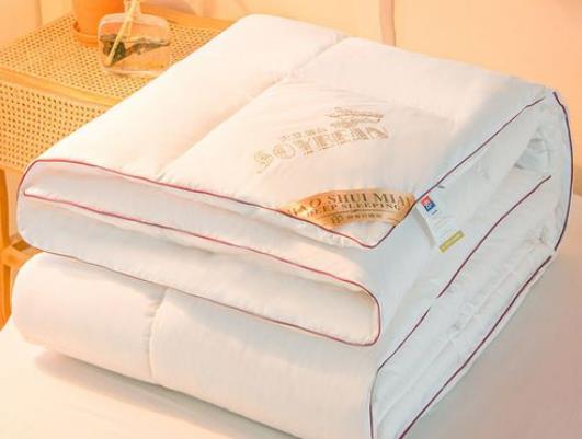 大豆被和蠶絲被哪個(gè)適合孩子?大豆被和絲棉被是不是同樣的材料 大豆被和蠶絲被哪個(gè)適合孩子?大豆被和絲棉被是不是同樣的材料