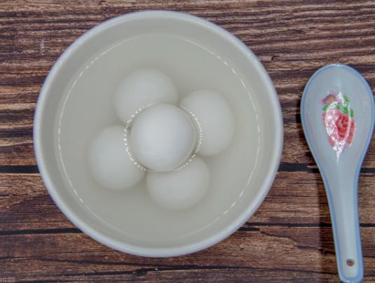 煮好的湯圓放幾小時會壞嗎?煮湯圓的技巧 煮好的湯圓放幾小時會壞嗎?煮湯圓的技巧