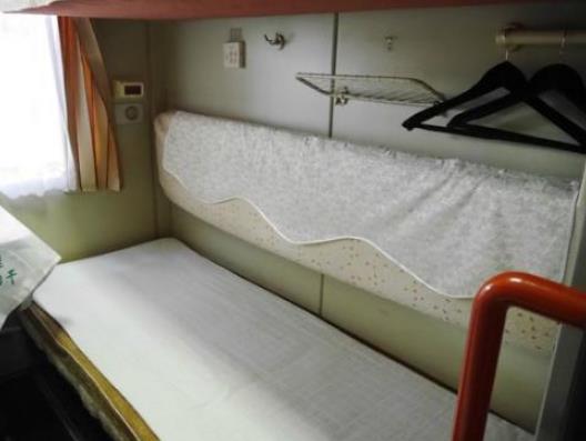 火車軟臥上鋪好還是下鋪好?火車硬臥上鋪怎么判斷是左還是右 火車軟臥上鋪好還是下鋪好?火車硬臥上鋪怎么判斷是左還是右