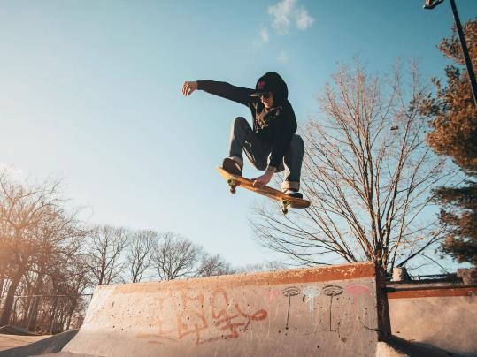 初學(xué)者適合買哪種滑板?新手買滑板買貴的還是便宜的 初學(xué)者適合買哪種滑板?新手買滑板買貴的還是便宜的