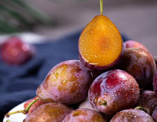 西梅的白色粉末有毒嗎?西梅表皮的白霜怎么洗掉 西梅的白色粉末有毒嗎?西梅表皮的白霜怎么洗掉