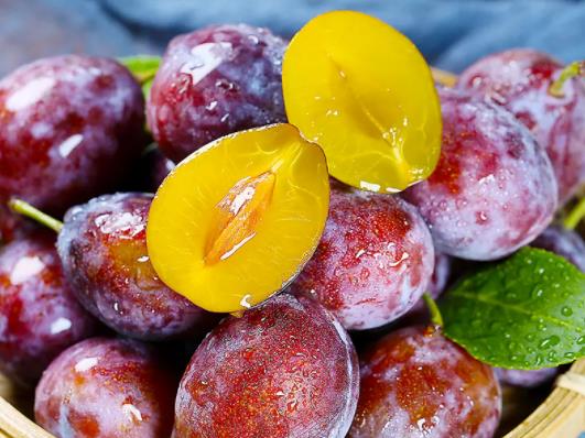 西梅的白色粉末有毒嗎?西梅表皮的白霜怎么洗掉 西梅的白色粉末有毒嗎?西梅表皮的白霜怎么洗掉