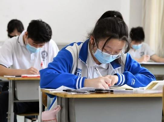 中考是不是一個(gè)省份一套考試題?地生會(huì)考的分?jǐn)?shù)算在中考分?jǐn)?shù)里嗎 中考是不是一個(gè)省份一套考試題?地生會(huì)考的分?jǐn)?shù)算在中考分?jǐn)?shù)里嗎