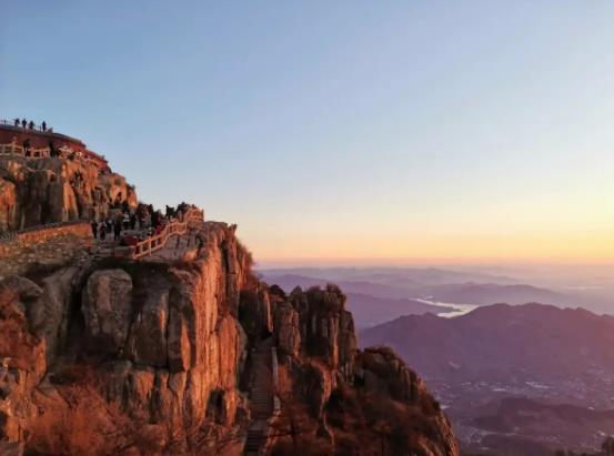 2023五一去泰山好還是黃山好?2023五一爬泰山幾點開始爬最好 2023五一去泰山好還是黃山好?2023五一爬泰山幾點開始爬最好