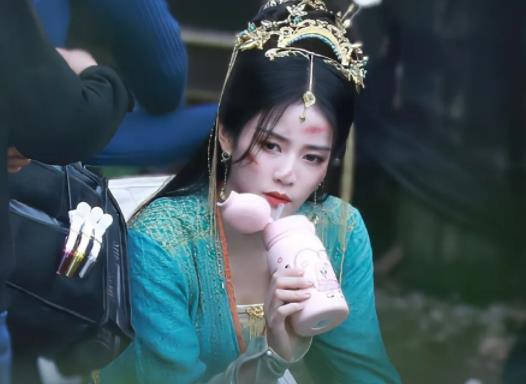 長月燼明澹臺燼和葉冰裳睡過嗎?長月燼明講述了一個什么樣的故事 長月燼明澹臺燼和葉冰裳睡過嗎?長月燼明講述了一個什么樣的故事