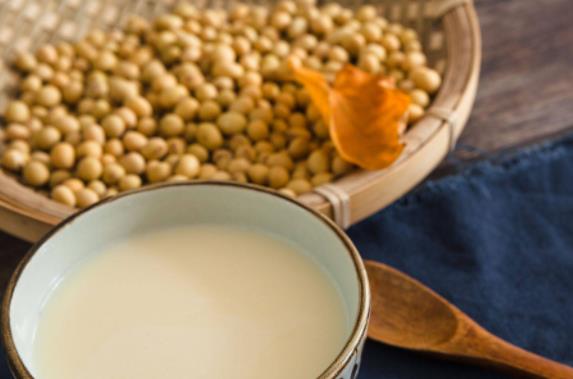 孕婦可以喝豆?jié){嗎?孕婦喝豆?jié){有哪些好處? 孕婦可以喝豆?jié){嗎?孕婦喝豆?jié){有哪些好處?