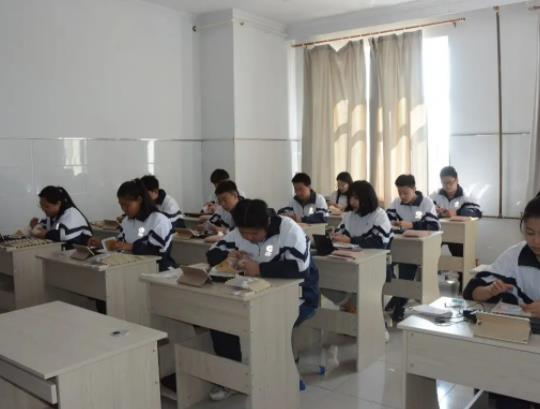 職高的高考題和正宗高考題一樣嗎?職高高考考的都是什么內容 職高的高考題和正宗高考題一樣嗎?職高高考考的都是什么內容