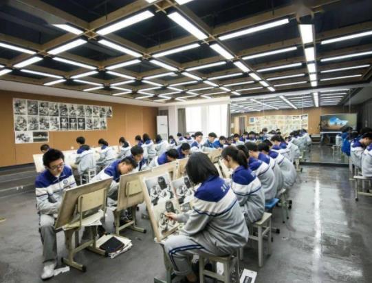 2023�߸߿����ո߸߿�ͬ�r(sh��)�M(j��n)�І����߸߿�����Щ��Ŀ