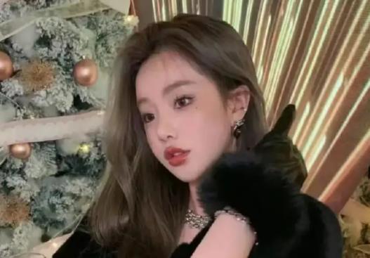 為什么染棕色白發(fā)老是蓋不干凈?榛果灰棕發(fā)色會掉成黃色嗎 為什么染棕色白發(fā)老是蓋不干凈?榛果灰棕發(fā)色會掉成黃色嗎