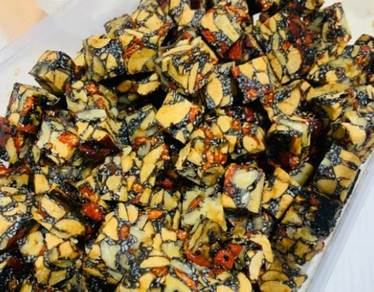 藥店里500多的阿膠是真的嗎?一次吃了250克的阿膠會(huì)過(guò)量嗎 藥店里500多的阿膠是真的嗎?一次吃了250克的阿膠會(huì)過(guò)量嗎