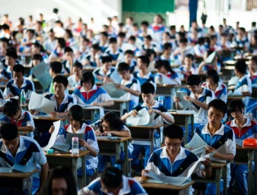 �߿��Ϳ����L���Gɫ���ۿ��Ԇ����߿����}��ÿ��������һ�ӆ�