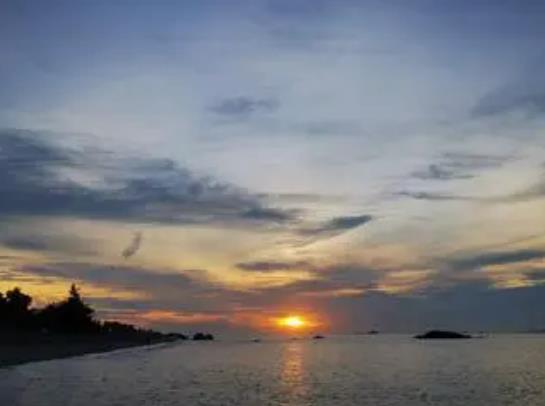 7月份35°的高溫有哪幾天?7月份高溫天氣還要持續(xù)多久才能降溫 7月份35°的高溫有哪幾天?7月份高溫天氣還要持續(xù)多久才能降溫