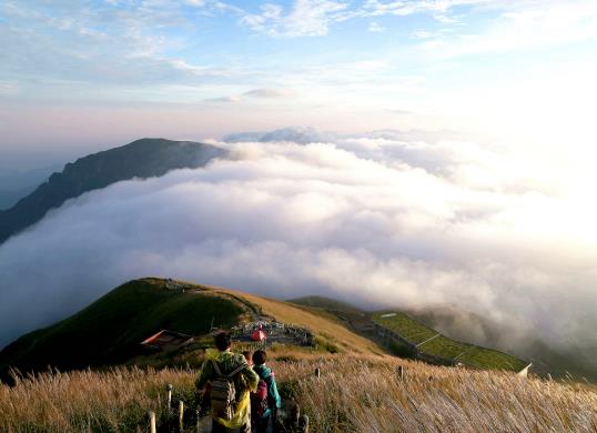 大約幾月份去武功山能看到云海?6月份去武功山要帶多厚的外套 大約幾月份去武功山能看到云海?6月份去武功山要帶多厚的外套