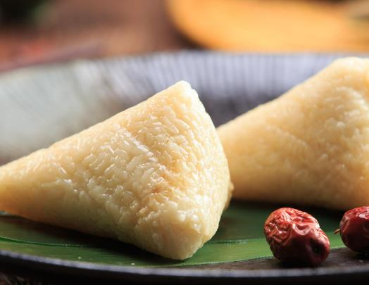 粽子煮好后撈出來(lái)放在冷水里嗎?粽子煮好不撈出水行嗎 粽子煮好后撈出來(lái)放在冷水里嗎?粽子煮好不撈出水行嗎