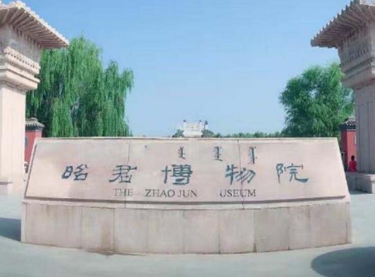 內蒙古十大必去景點,響沙灣沙漠美景吸引人、月亮湖湖水清澈見底 內蒙古十大必去景點,響沙灣沙漠美景吸引人、月亮湖湖水清澈見底