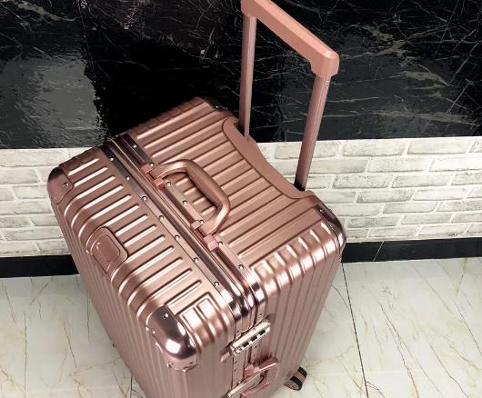 行李箱登機要開箱檢查嗎?行李箱登機不能帶什么 行李箱登機要開箱檢查嗎?行李箱登機不能帶什么