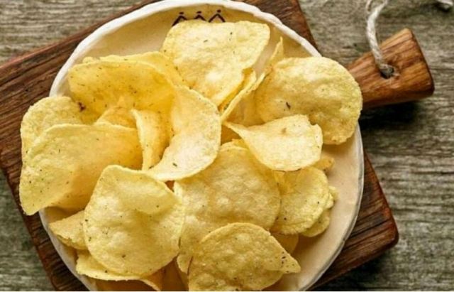 減肥可以吃薯片嗎 薯片一天吃多少合適 減肥可以吃薯片嗎 薯片一天吃多少合適