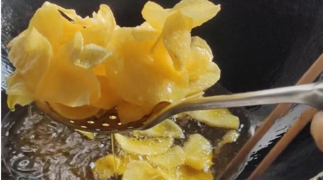 薯片怎么做 薯片怎么做才會(huì)脆 薯片怎么做 薯片怎么做才會(huì)脆