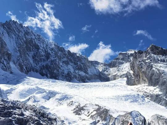 玉龍雪山索道門票可以現場購買嗎?爬玉龍雪山需要多久 玉龍雪山索道門票可以現場購買嗎?爬玉龍雪山需要多久
