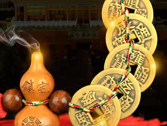 五帝錢(qián)掛廚房門(mén)口里面還是外面?掛五帝錢(qián)有什么禁忌 五帝錢(qián)掛廚房門(mén)口里面還是外面?掛五帝錢(qián)有什么禁忌