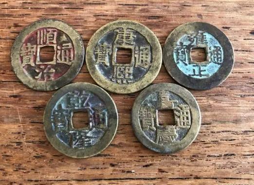 過門石下的五帝錢怎么擺放?什么人不能請五帝錢 過門石下的五帝錢怎么擺放?什么人不能請五帝錢