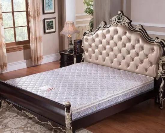 床墊把霉點去掉后還能使用嗎?軟床墊還是硬床墊好 床墊把霉點去掉后還能使用嗎?軟床墊還是硬床墊好