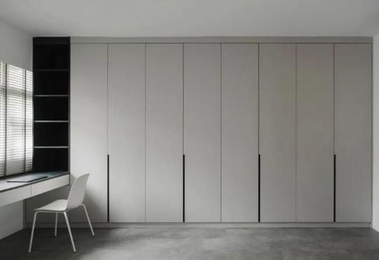 木工打衣柜是機器封邊好還是手工扣?木工打衣柜是現場切割嗎 木工打衣柜是機器封邊好還是手工扣?木工打衣柜是現場切割嗎