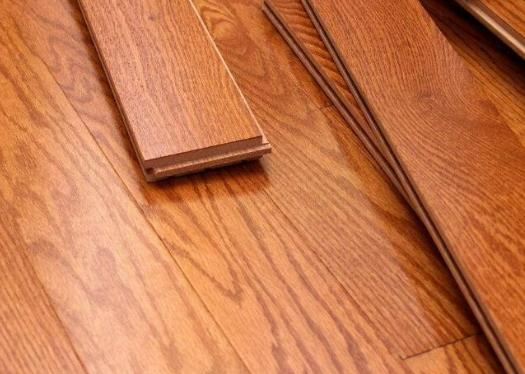 剛安裝的木地板可以踩嗎?木地板開裂用502膠行嗎 剛安裝的木地板可以踩嗎?木地板開裂用502膠行嗎