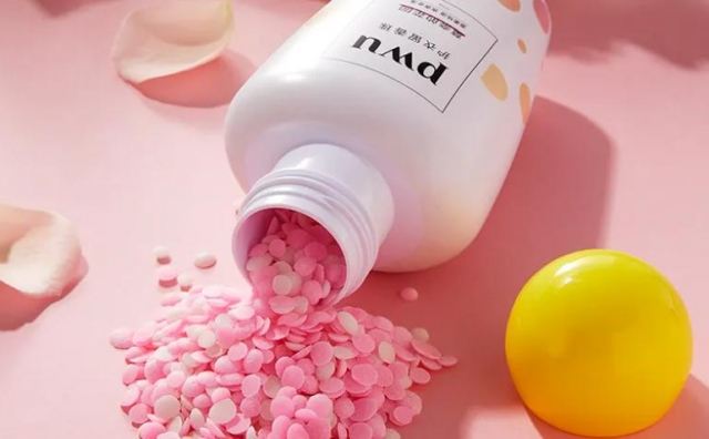 留香珠是和洗衣液一起放嗎?怎么判斷留香珠是否含有熒光劑 留香珠是和洗衣液一起放嗎?怎么判斷留香珠是否含有熒光劑