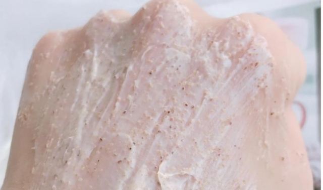 磨砂膏可以每天都用嗎 磨砂膏可以去背后痘痘嗎 磨砂膏可以每天都用嗎 磨砂膏可以去背后痘痘嗎