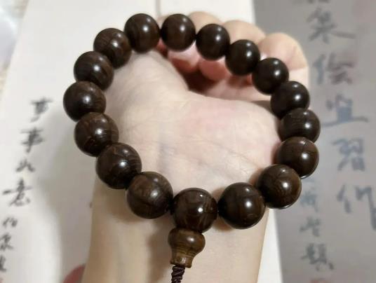 ����ľ�ִ��P��Խ���ɫԽ�t�᣿����ľ����ɫ�Ć�