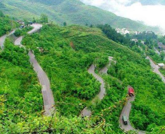 中國十大盤山公路,巴郎山公路地勢險峻、掛壁公路一般人不敢走 中國十大盤山公路,巴郎山公路地勢險峻、掛壁公路一般人不敢走