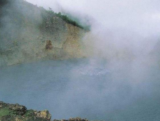 世界十大奇特的湖,赫利爾湖湖水顏色至今是謎、水母湖有百萬只水母 世界十大奇特的湖,赫利爾湖湖水顏色至今是謎、水母湖有百萬只水母