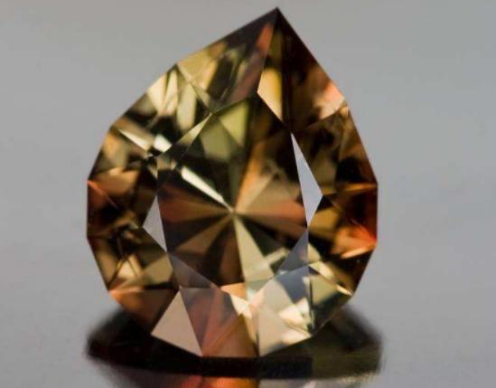 世界最貴十大寶石排名,硅硼鋁鈣石十分稀有、歷山大變色石多色性強 世界最貴十大寶石排名,硅硼鋁鈣石十分稀有、歷山大變色石多色性強