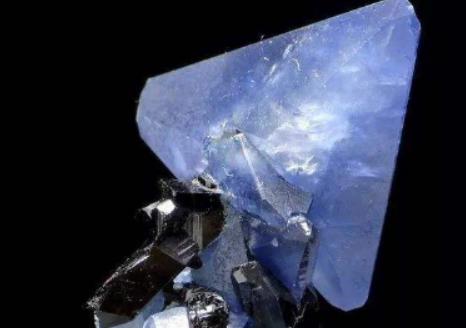 世界最貴十大寶石排名,硅硼鋁鈣石十分稀有、歷山大變色石多色性強 世界最貴十大寶石排名,硅硼鋁鈣石十分稀有、歷山大變色石多色性強