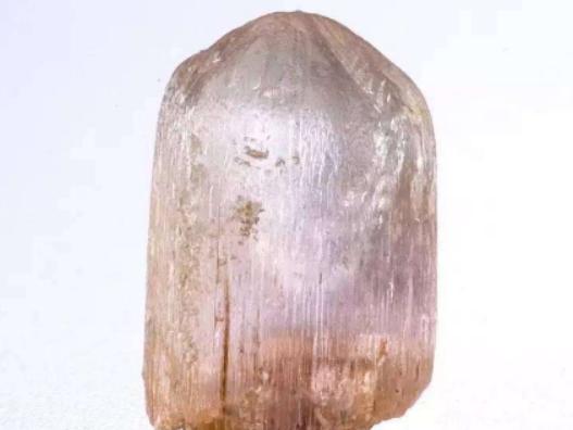 世界最貴十大寶石排名,硅硼鋁鈣石十分稀有、歷山大變色石多色性強 世界最貴十大寶石排名,硅硼鋁鈣石十分稀有、歷山大變色石多色性強