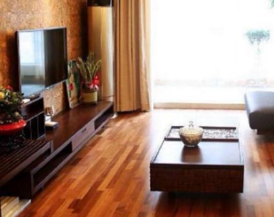 ����ľ��(f��)�ϵذ�Ʒ�����а����R��ꖹ����~˹�ؠ����Ǯa(ch��n)Ʒ�еľ�Ӣ