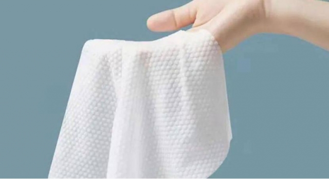 用什么擦臉效果好 長期用濕巾擦臉對皮膚好嗎 用什么擦臉效果好 長期用濕巾擦臉對皮膚好嗎